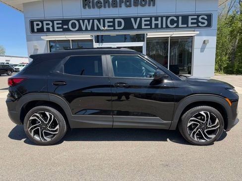 Used 2025 Chevrolet TrailBlazer RS AWD/4WD image 2