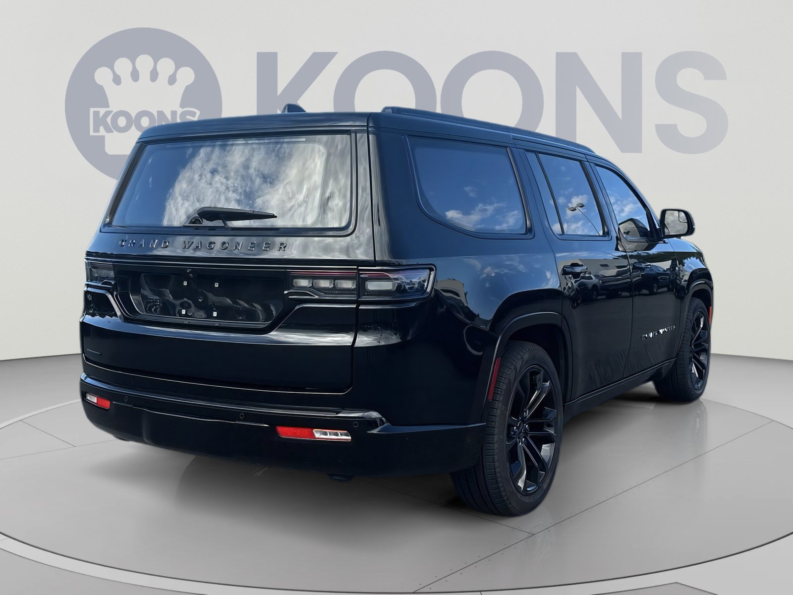 Used 2023 Jeep Grand Wagoneer Series III AWD/4WD image 11