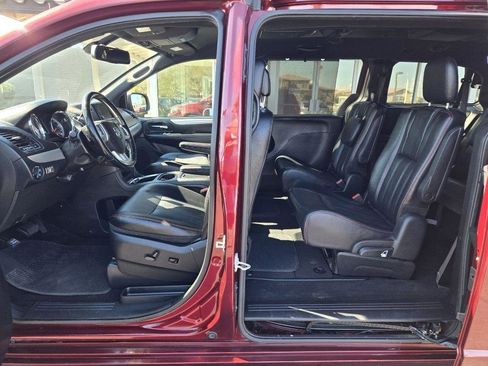 Used 2018 Dodge Grand Caravan GT image 11