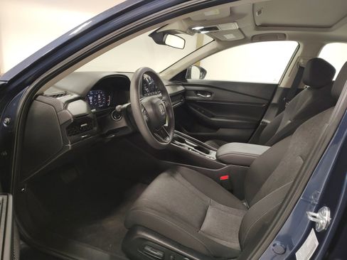 Used 2025 Honda Accord SE image 9