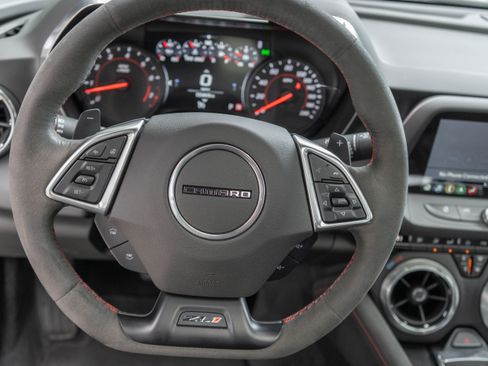 Used 2019 Chevrolet Camaro ZL1 RWD image 15