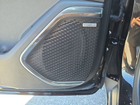 Certified 2025 GMC Acadia Elevation image 17