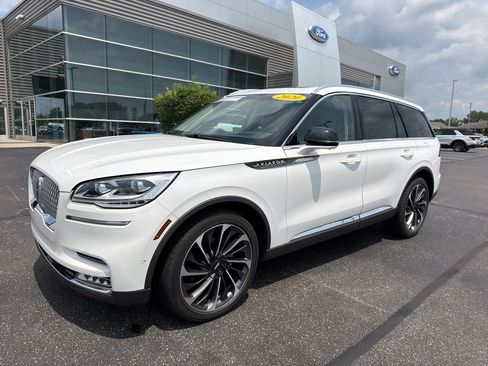 Used 2020 Lincoln Aviator Reserve w/ Equipment Group 202A AWD/4WD image 2