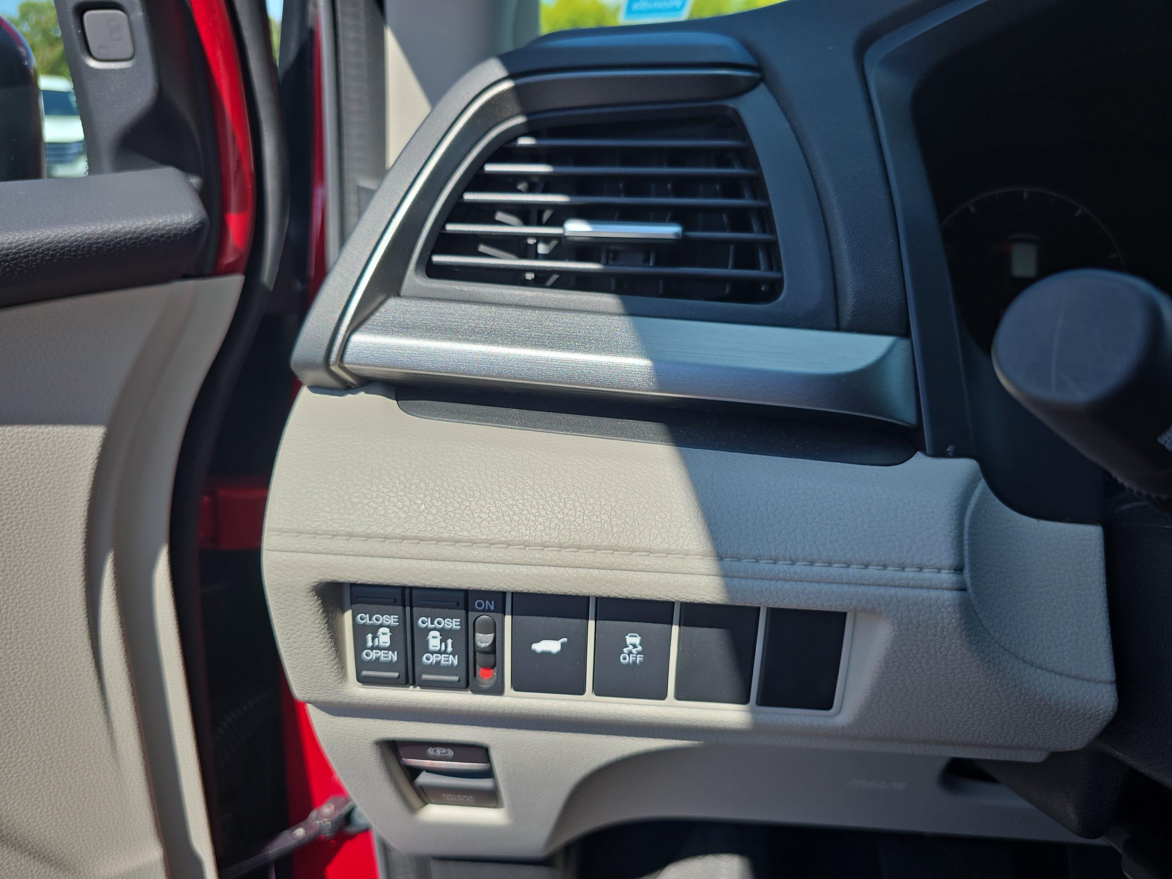 Used 2025 Honda Odyssey EX-L image 25