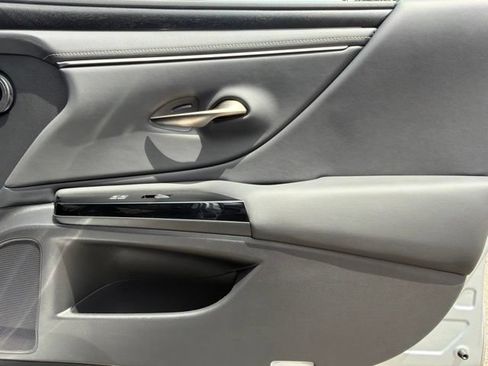 Used 2023 Lexus ES 350 w/ Accessory Package (Z1) FWD image 29