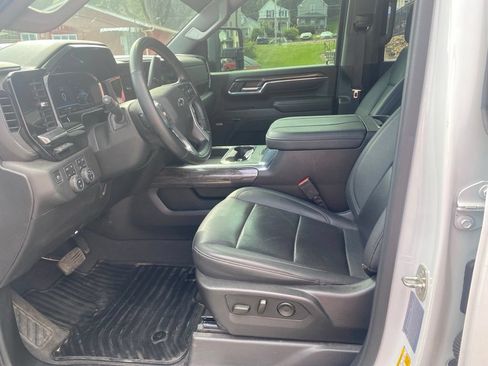 Used 2024 Chevrolet Silverado 2500 LTZ w/ LTZ Plus Package AWD/4WD image 11