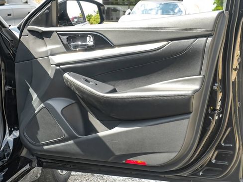 Used 2021 Nissan Maxima 3.5 SV w/ Floor Mat Group FWD image 40