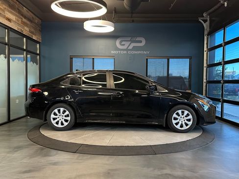 Used 2023 Toyota Corolla LE w/ Carpet Mat Package (TMS) FWD image 2