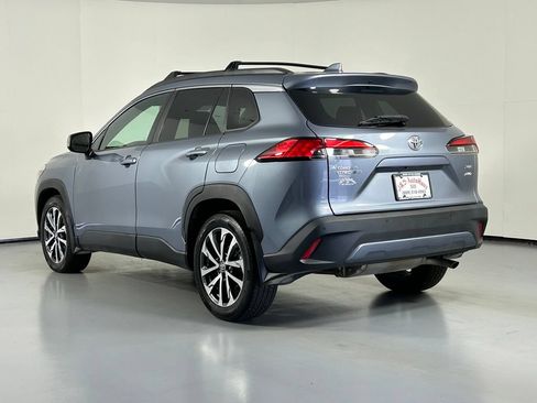 Used 2023 Toyota Corolla Cross XLE w/ Convenience Package AWD/4WD image 5