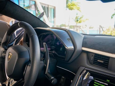 Used 2020 Lamborghini Aventador SVJ image 70