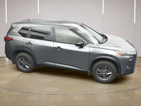 Used 2021 Nissan Rogue S FWD image 25