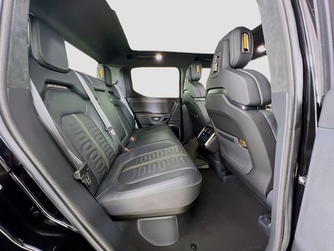 Used 2022 Rivian R1T Launch Edition image 28