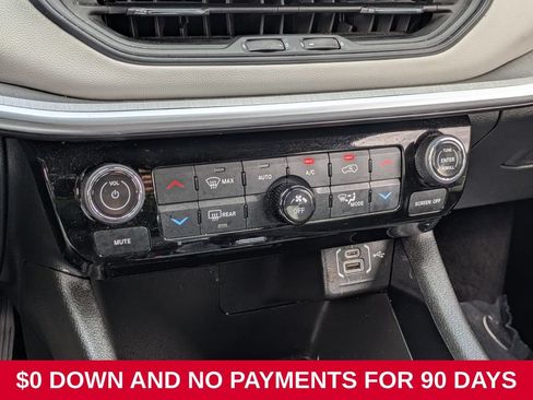 Used 2025 Jeep Compass Limited AWD/4WD image 17