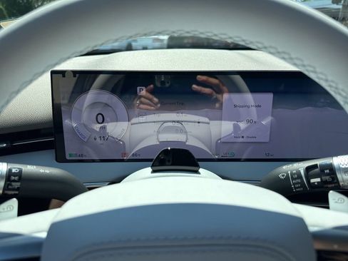 New 2026 Genesis Electrified GV70 image 22