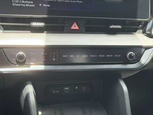 Used 2023 Kia Sportage EX FWD image 22