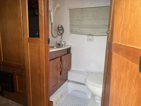 Used 2014 Mercedes-Benz Sprinter 3500 image 20