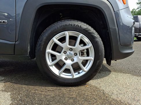 Used 2021 Jeep Renegade Latitude w/ Convenience Group AWD/4WD image 9