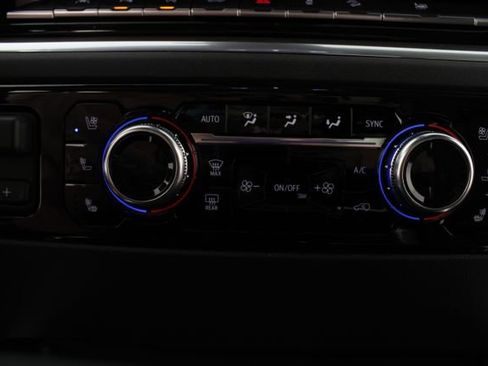 New 2026 GMC Sierra 1500 SLT image 7