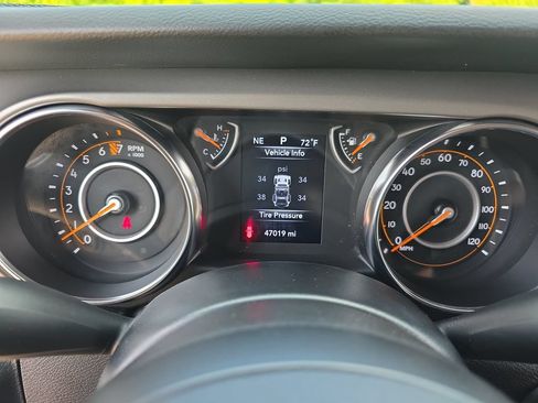 Used 2022 Jeep Wrangler Sport AWD/4WD image 18
