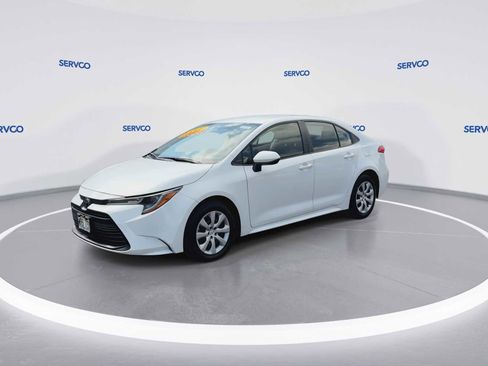 Used 2023 Toyota Corolla LE image 4