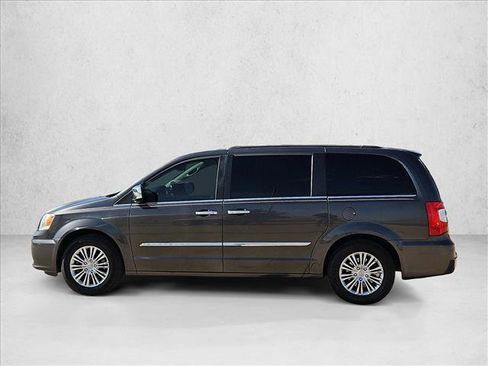 Used 2015 Chrysler Town & Country Touring-L w/ Driver Convenience Group FWD image 9