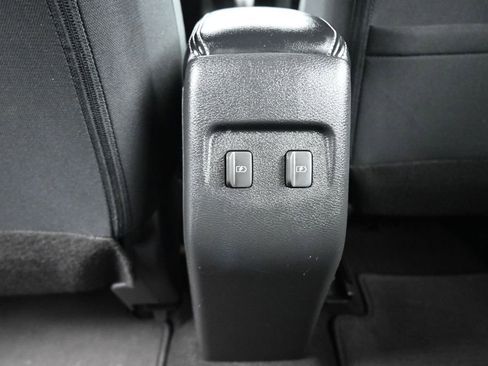Used 2023 Nissan Kicks SR FWD image 33