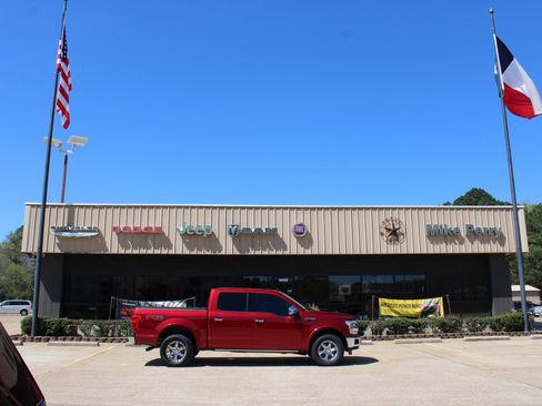Used 2018 Ford F150 Lariat w/ Equipment Group 502A Luxury image 5