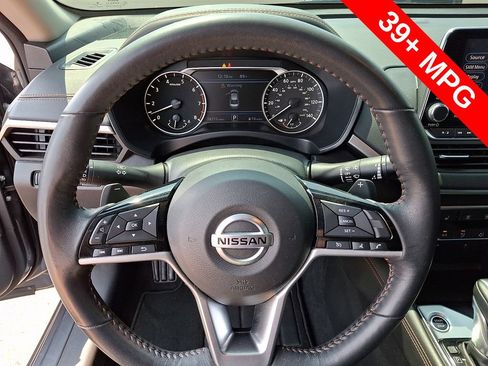 Used 2021 Nissan Altima 2.5 SR w/ SR Premium Package FWD image 17