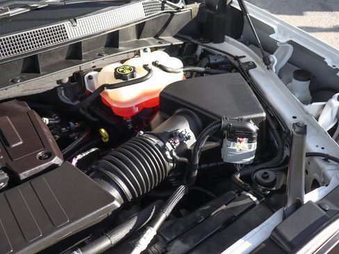 Used 2023 Chevrolet Silverado 1500 Custom image 12