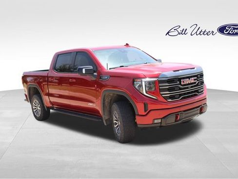 Used 2023 GMC Sierra 1500 AT4 w/ AT4 Premium Package AWD/4WD image 3