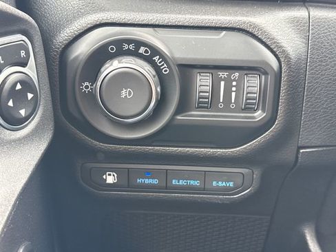 Used 2021 Jeep Wrangler Unlimited Rubicon 4xe w/ Cold Weather Group AWD/4WD image 33