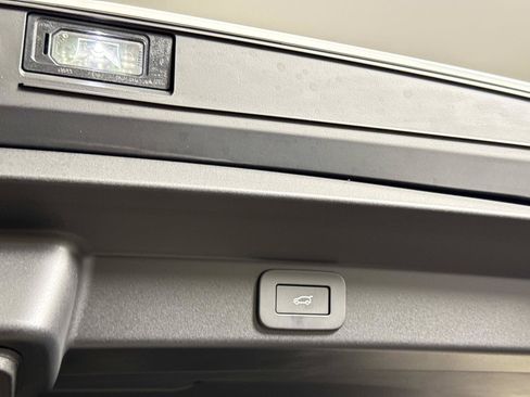 New 2026 Land Rover Range Rover Sport Dynamic SE AWD/4WD image 13