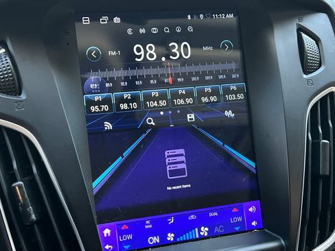 Used 2018 Ford Focus SE FWD image 19