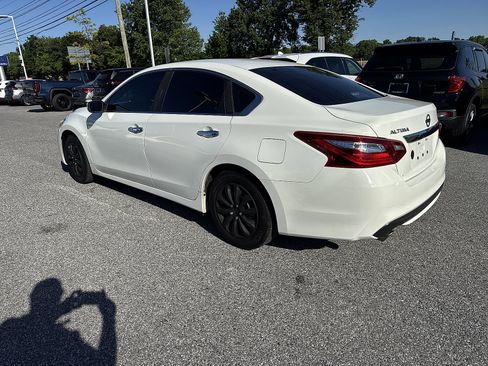Used 2017 Nissan Altima 2.5 S FWD image 5