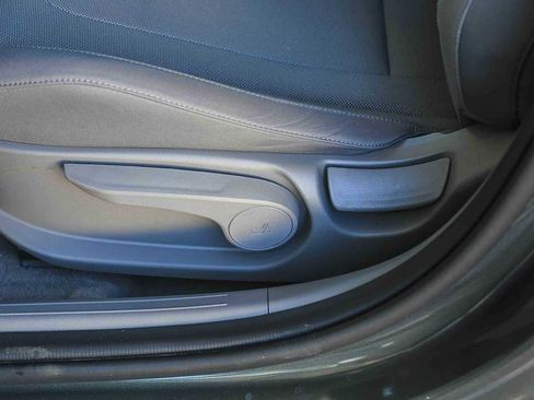 Used 2024 Hyundai Elantra SE image 18