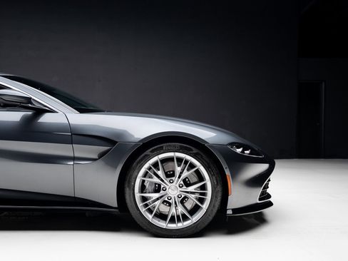 Used 2022 Aston Martin V8 Vantage image 36