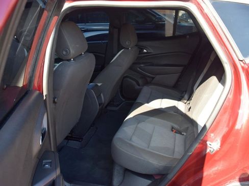 Used 2024 Chevrolet Trax RS w/ Driver Confidence Package image 33