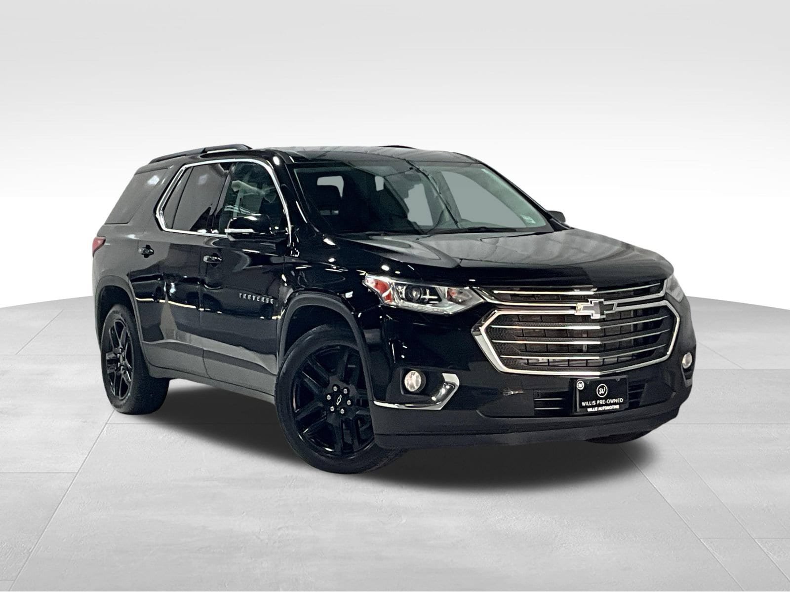 Used 2020 Chevrolet Traverse LT FWD image 1
