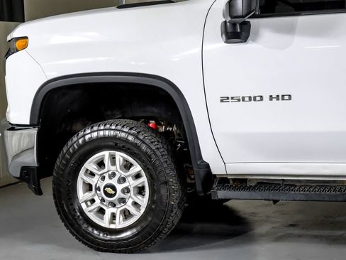 Used 2021 Chevrolet Silverado 2500 LT w/ Convenience Package image 12