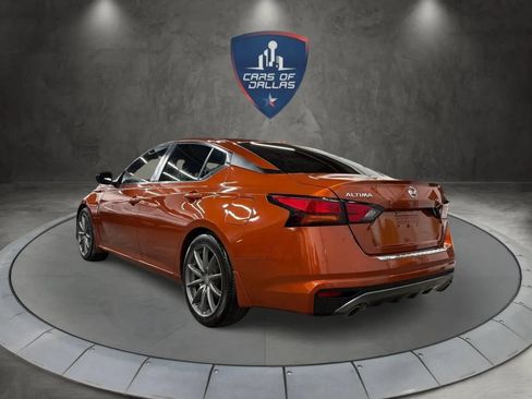 Used 2021 Nissan Altima 2.5 SR w/ SR Premium Package FWD image 3