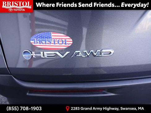 Used 2025 Toyota Sienna LE image 31