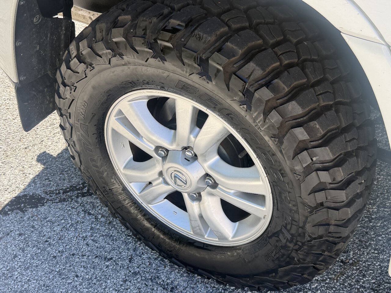 Used 2005 Lexus LX 470 4WD w/ Preferred Accessory Pkg image 26