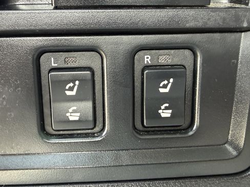 Used 2019 Toyota Sequoia Platinum w/ Four Season Floor Mat Package image 41