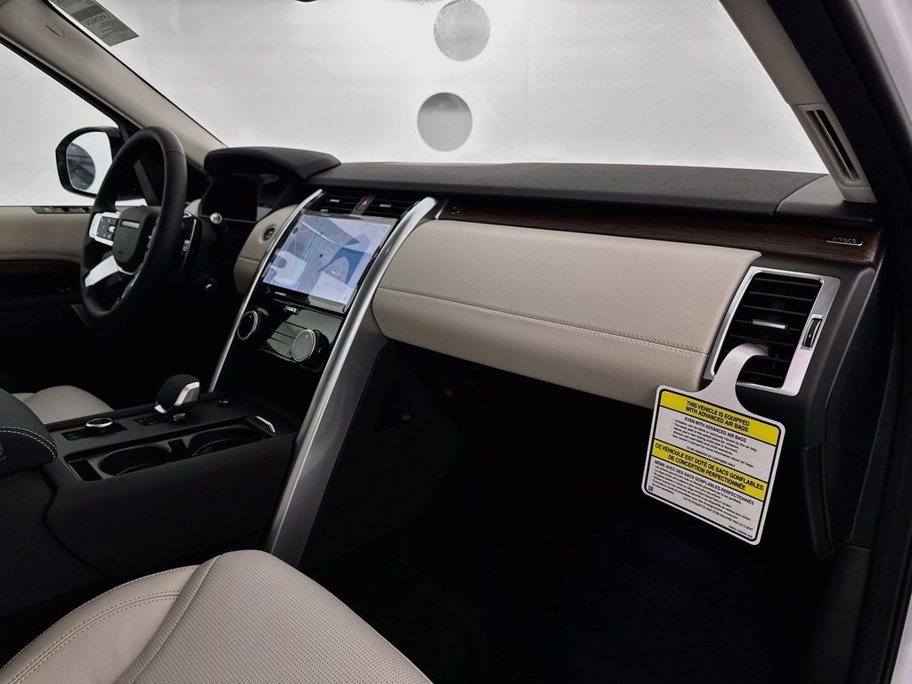 New 2026 Land Rover Discovery Dynamic SE AWD/4WD image 31