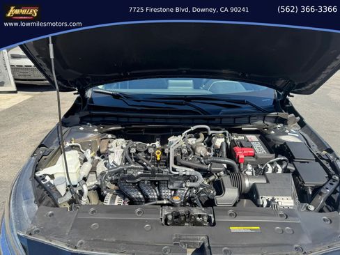 Used 2025 Nissan Altima 2.5 SV FWD image 16