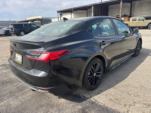 Used 2026 Toyota Camry SE FWD image 5