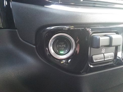 Used 2025 GMC Sierra 1500 SLT w/ SLT Premium Plus Package image 15