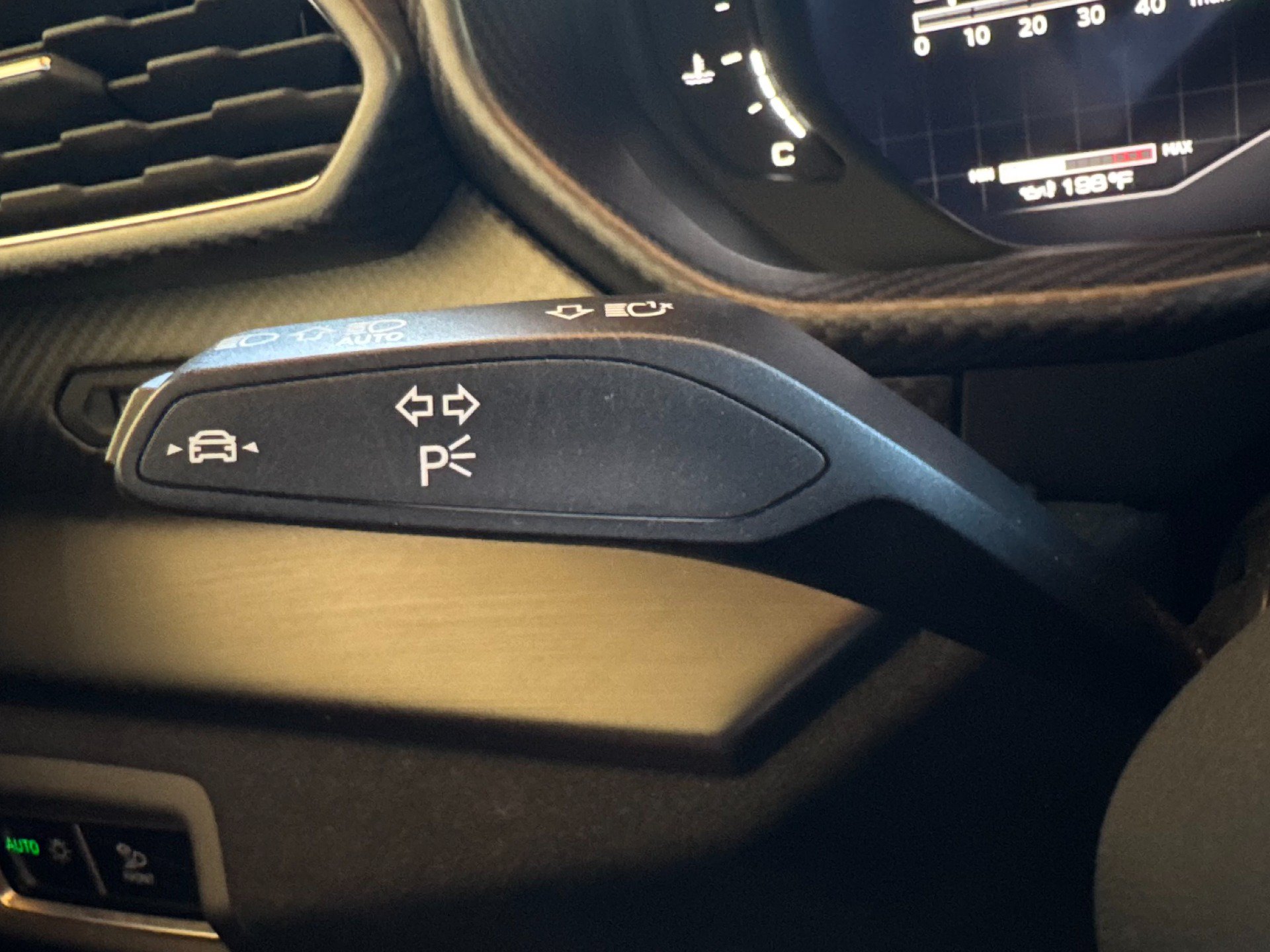 Used 2023 Lamborghini Urus Performante AWD/4WD image 60