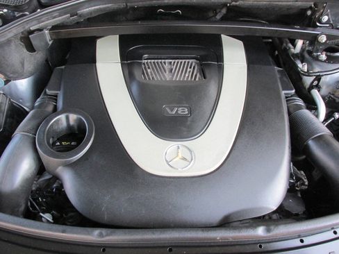 Used 2011 Mercedes-Benz GL 450 4MATIC image 30