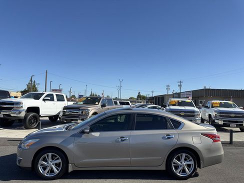 Used 2015 Nissan Altima 2.5 SL w/ Technology Package FWD image 6
